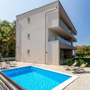 Neda Apartament Malinska
